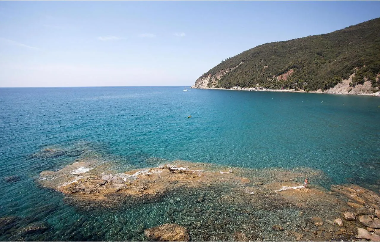 Awesome Home In Moneglia With Kitchen