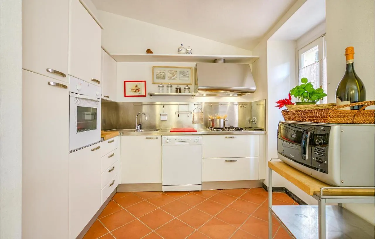 Awesome Home In Moneglia With Kitchen