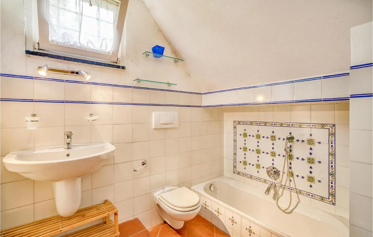 Awesome Home In Moneglia With Kitchen